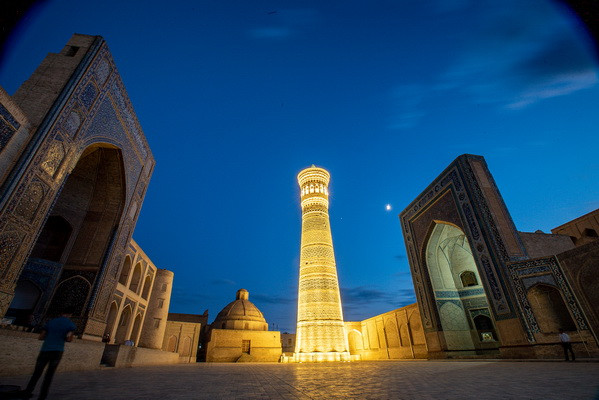 Bukhara night charity run BUKHARA NIGHT RACE will be held in Bukhara