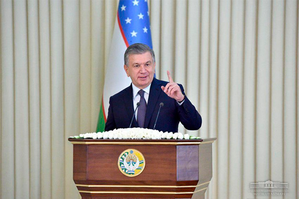 Шавкат Мирзиёев поздравил выпускников школ Узбекистана: «Никогда не переставайте стремиться, искать и создавать новое!»