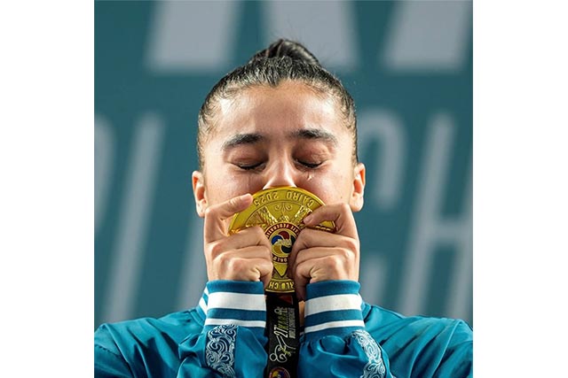 Чемпионка мира по карате Гулшан Алимардонова получит автомобиль в подарок от Президента