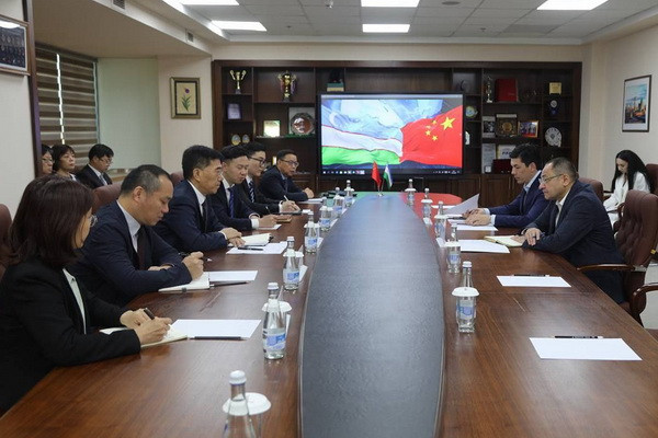 Ministry of Sports hosts a meeting with the General Director of CAMC Engineering