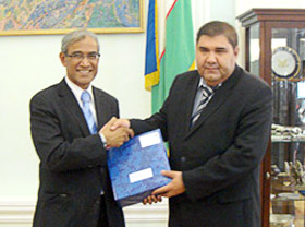 Singaporean official holds meetings with Uzbek authorities
