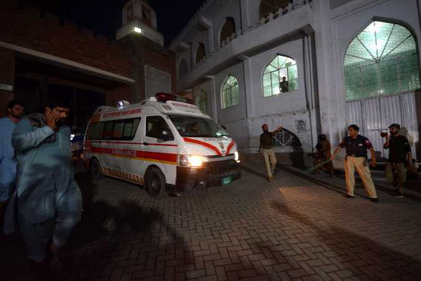 Число погибших при взрыве на политическом митинге в Пакистане увеличилось до 44 человек