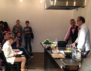 Хаким Ганиев провел мастер-класс по приготовлению плова в Москве