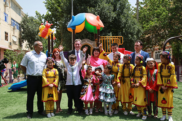 Детская игровая площадка «Ucell - территория радости» теперь и в Термезе