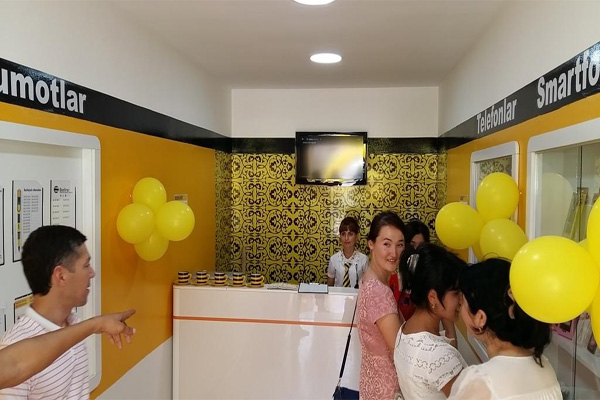 В Ургенче открыт новый эксклюзивный салон Beeline