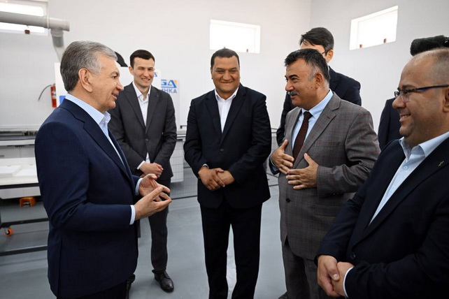 Президент посетил мебельный кластер в Ханкинском районе