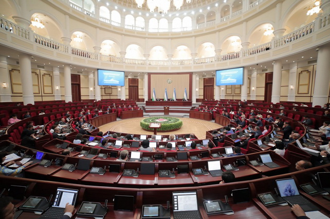 86,300 Uzbek Citizens Employed Abroad in First Half of 2025