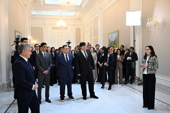 Президент ознакомился с презентацией проектов, победивших в конкурсе President Tech Award