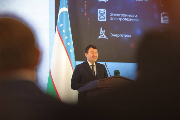 Узбекистан и Казахстан создадут совместную внешнеторговую компанию и международный центр промкооперации