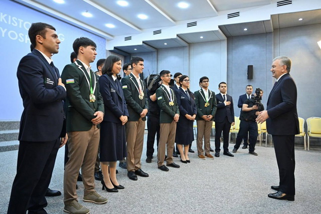 Президент посетил детский образовательный лагерь «Ренессанс» в Бостанлыкском районе