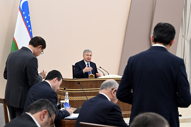 Шавкат Мирзиёев провёл совещание по ускорению крупных проектов в горнодобыче