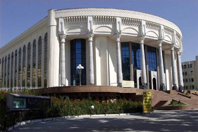 В Национальном театре драмы Узбекистана был представлен новый директор