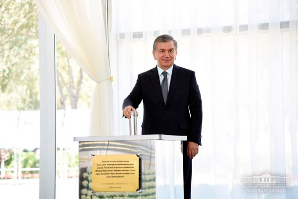 Шавкат Мирзиёев дал старт строительству литейно-прокатного комплекса