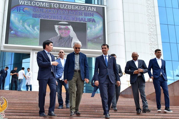 Президент АФК прибыл в Узбекистан