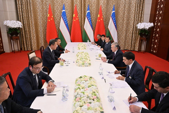 “Henan Investment Group” компанияси билан лойиҳаларни амалга ошириш масалалари кўриб чиқилди