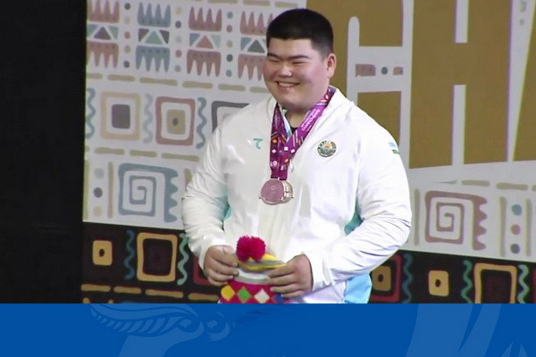 Uzbek weightlifters win 12 World Junior Championships medals