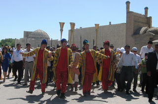 Научно-духовный вклад «Асрлар садоси-2011»