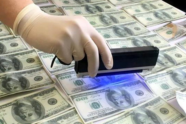 Сотрудники СГБ арестовали прокурора, следователя и адвоката за взяточничество