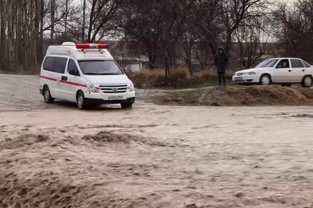 Сотрудник МЧС спас тонувшего ребёнка в Кашкадарье