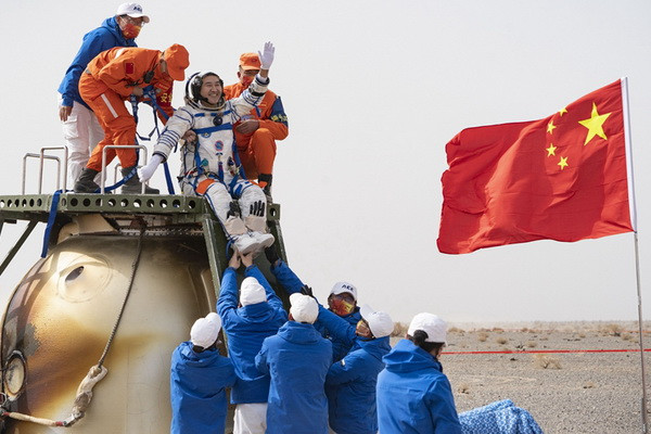 Shenzhou-13 astronauts land safely