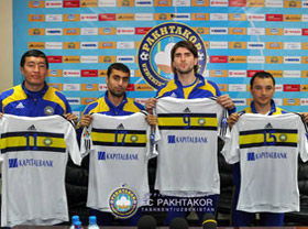 «Пахтакор» представил своих новых футболистов