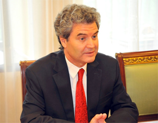 Uzbek FM receives new Chilean envoy