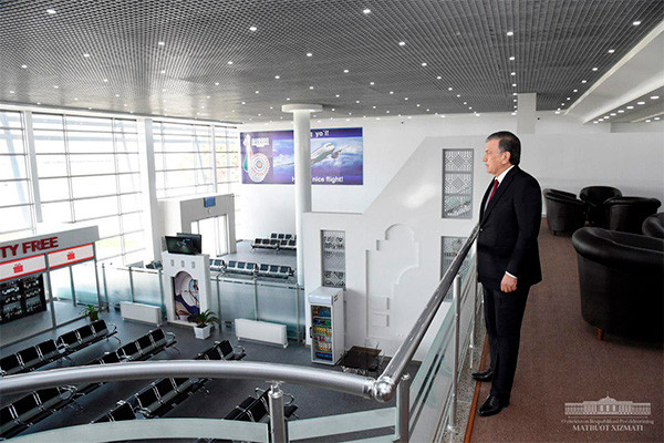 Uzbek President gets acquainted with the new terminal of Termez International Airport