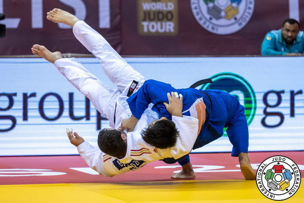 Judoists of the Uzbekistan national team in heavy weight win medals of Grand Slam