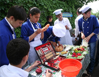 Tashkent hosts vacancies fair for pupils of Mercy Houses