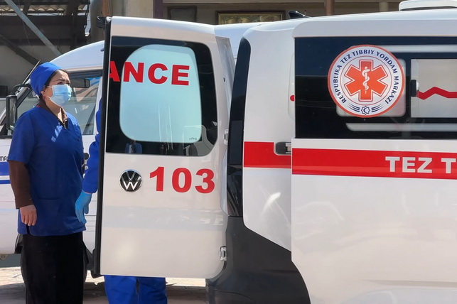 В Чиланзаре Ташкента башенный кран рухнул на стройплощадку: один погиб, двое пострадали