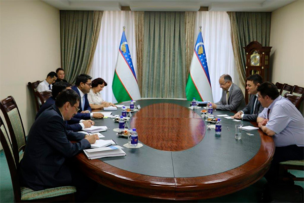 Глава Мининфокома встретился с вице-президентом Airbus Group