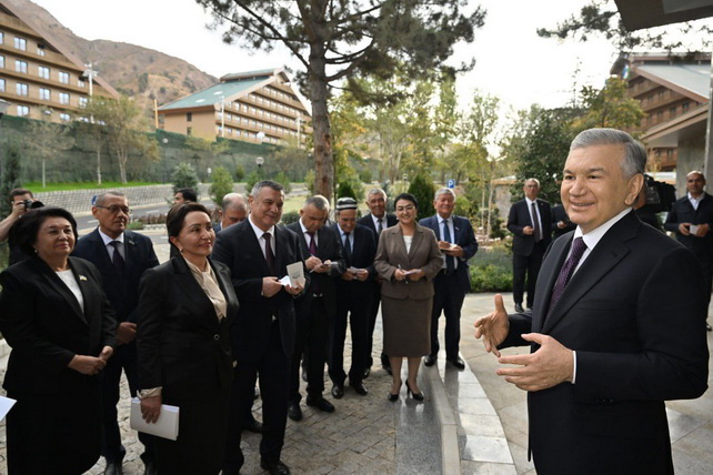 Мирзиёев ознакомился с проектом всесезонного курорта «Чимган» в Бостанлыке