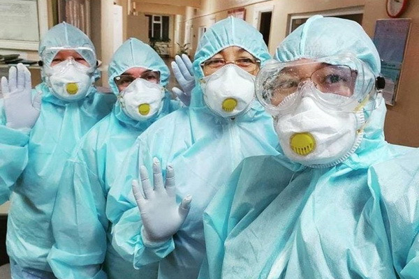 Снижены надбавки медикам, работающим с больными коронавирусной инфекцией