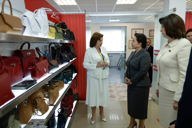 Uzbekistan Delegation Studies Belarus’ Experience in Light Industry
