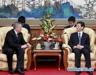 Член Госсовета КНР встретился с первым заместителем премьер-министра Узбекистана