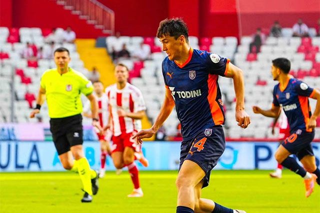 Шомуродов оформил дубль в матче «Башакшехира» против «Анталяспора» (голы)