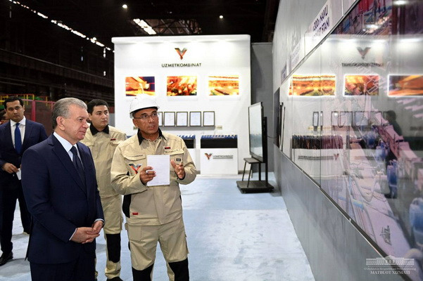 Президент ознакомился с новыми проектами Узбекского металлургического комбината