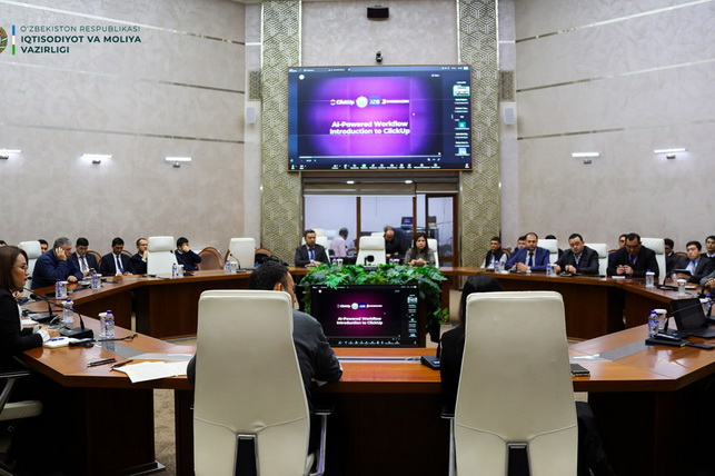 Узбекистан внедряет ИИ-платформу ClickUp в работу Минэкономфина