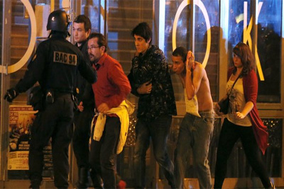 Более 120 человек погибли в результате терактов в Париже