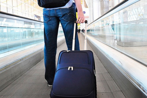 Сколько иностранных граждан въехали в Республику Узбекистан с целью лечения за январь-декабрь 2023 года?