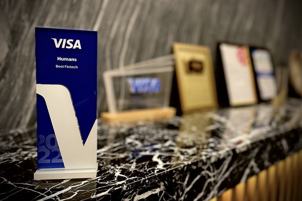 Humans признали лучшей финтех-компанией Узбекистана по версии Visa