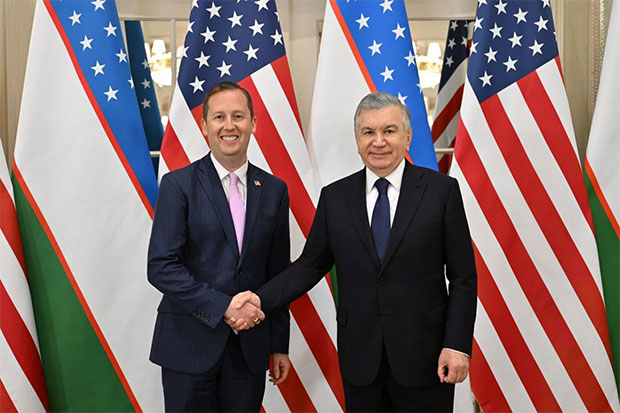 Президент Узбекистана принял спецпосланника Президента США