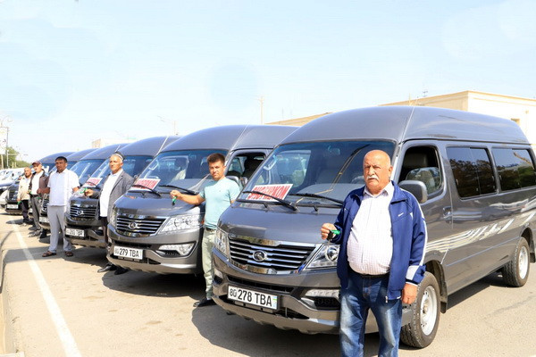 В Бухару будут привезены 100 новых автобусов и микроавтобусов