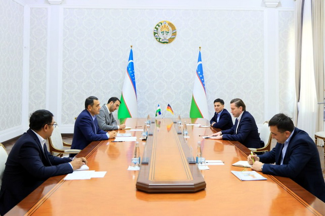 Ферганская область укрепляет сотрудничество с CLAAS в сельхозтехнике