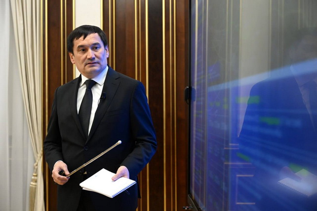 Президентга йўл қурилиши лойиҳаларини амалга ошириш бўйича ҳисобот тақдим этилди