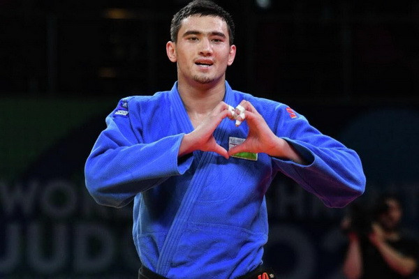 Музаффарбек Турабоев завоевал золото на турнире Masters в Венгрии