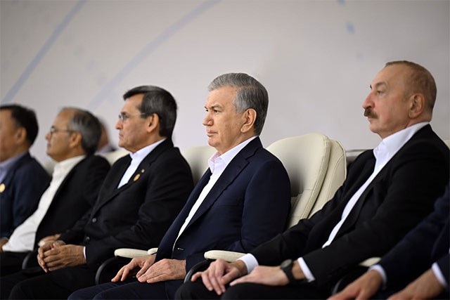 Президент Узбекистана принял участие в культурных мероприятиях саммита ОЭС