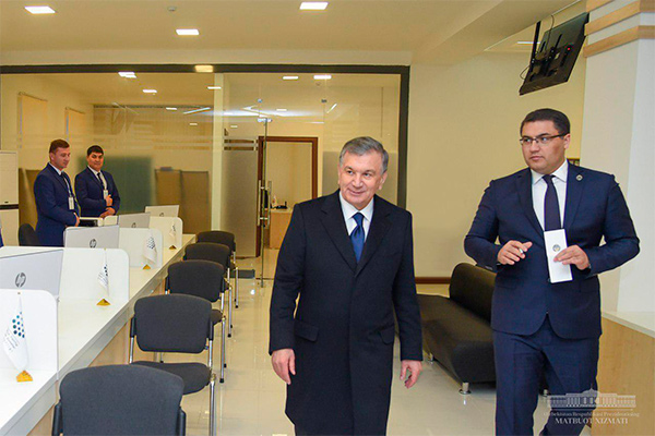 President visits the Center for Public Services in Mirzachul District