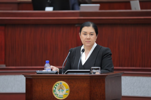 Депутаты Олий Мажлиса поддержали переизбрание Ферузы Эшматовой на пост уполномоченного по правам человека