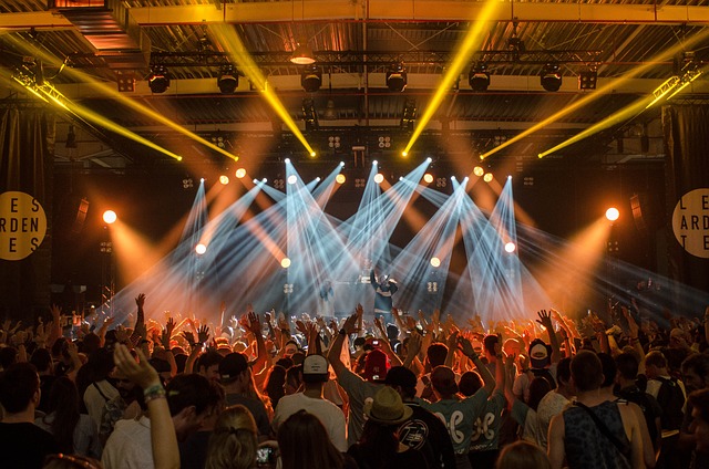 Licenses of artists performing abroad without notification to be suspended early